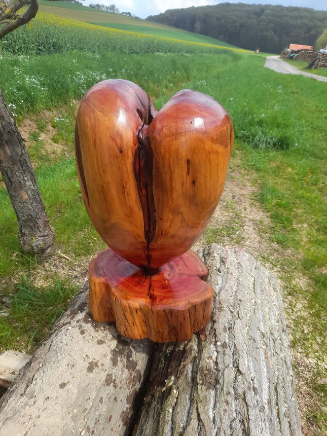 Herz aus Zwetschgenholz