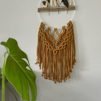 Makramee-Wandbehang mit Trockenblumen "Happy"